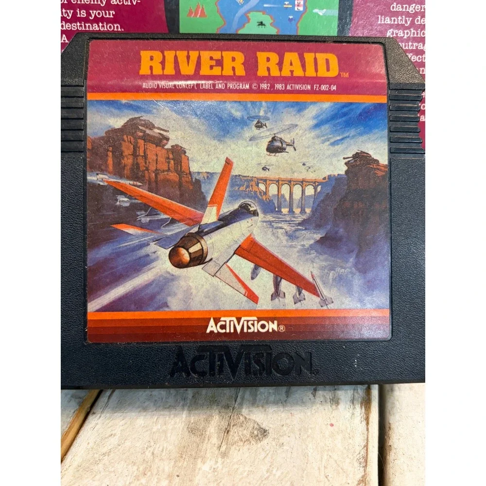 River Raid Atari 5200 Activision Shaw Vintage Video Game with Box FZ-002-04